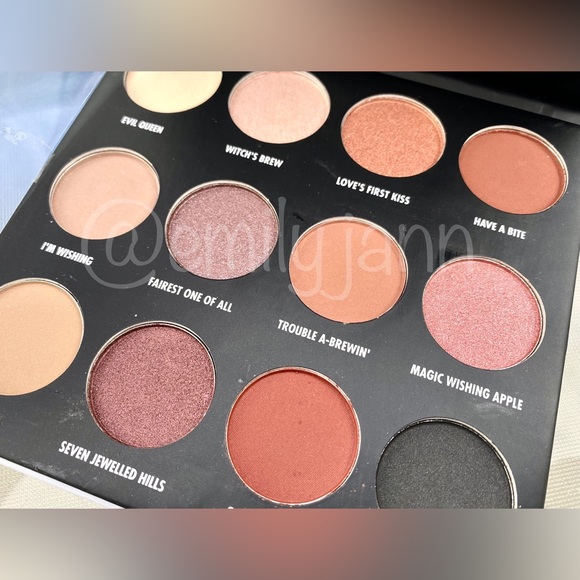 Snow White🍎Eyeshadow Palette - Picture 6 of 11